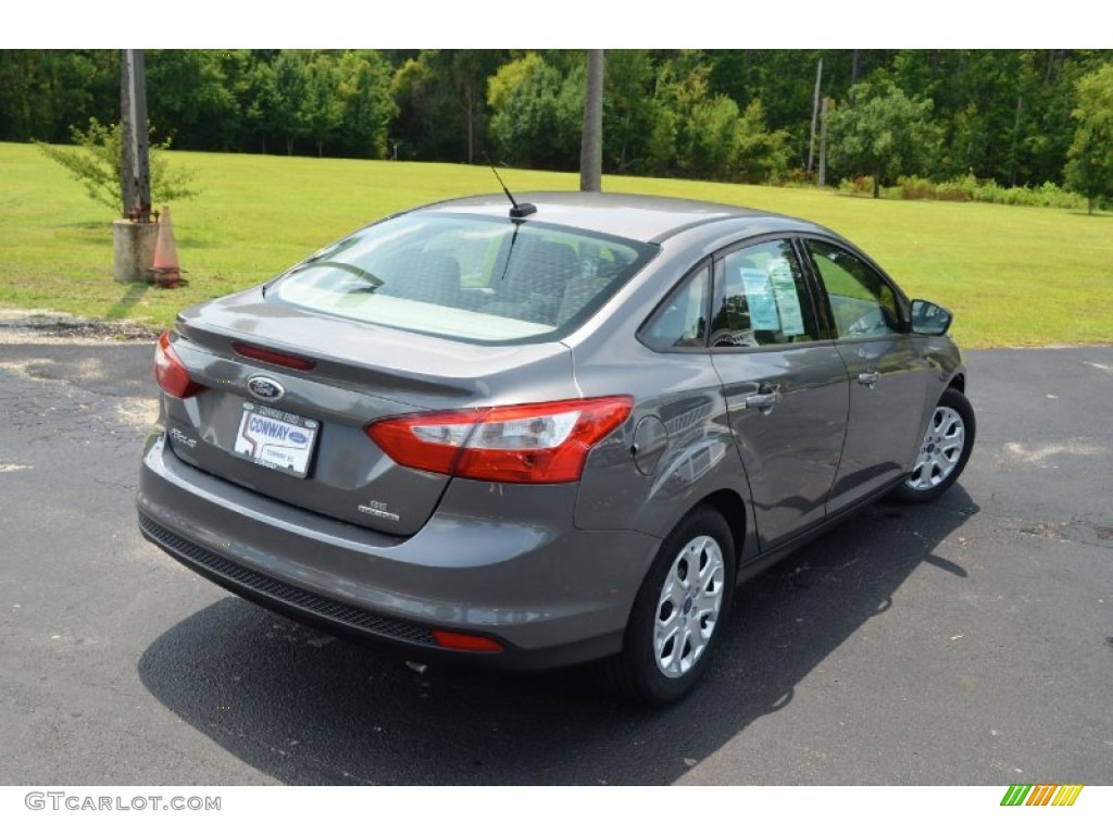 2012 Focus SE Sedan - Sterling Grey Metallic / Stone photo #5