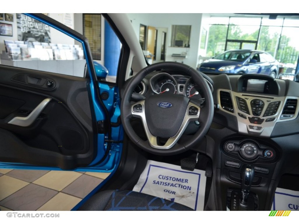 2013 Fiesta SE Hatchback - Blue Candy / Charcoal Black/Blue Accent photo #12