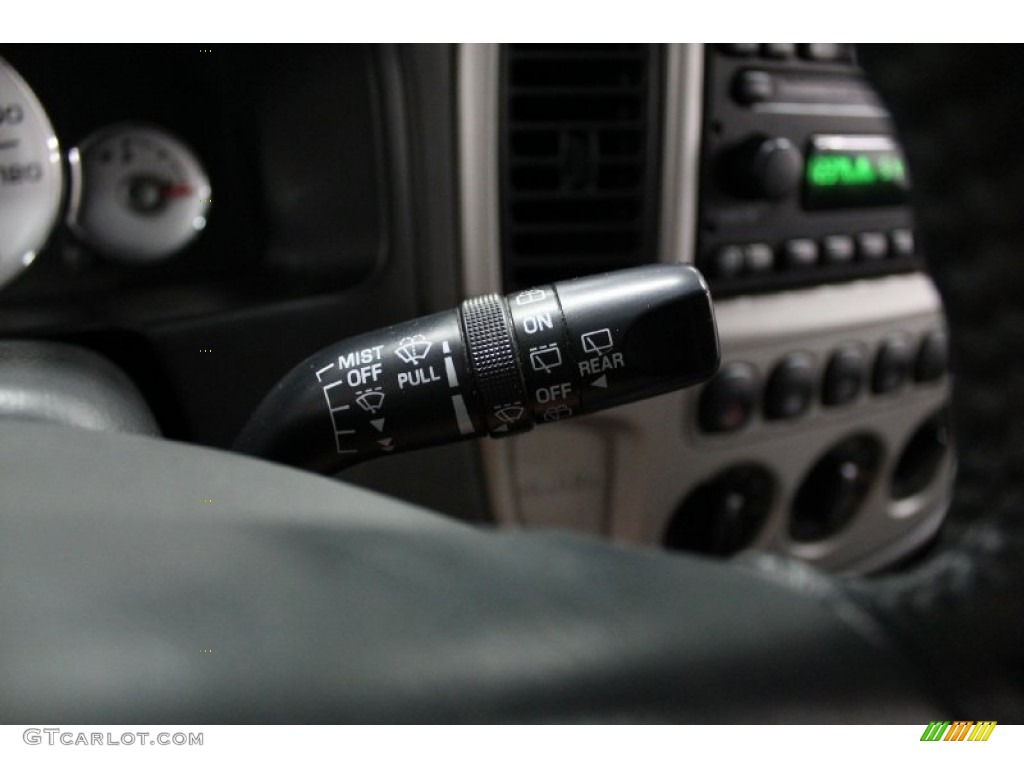 2005 Ford Escape Hybrid 4WD Controls Photo #68801873