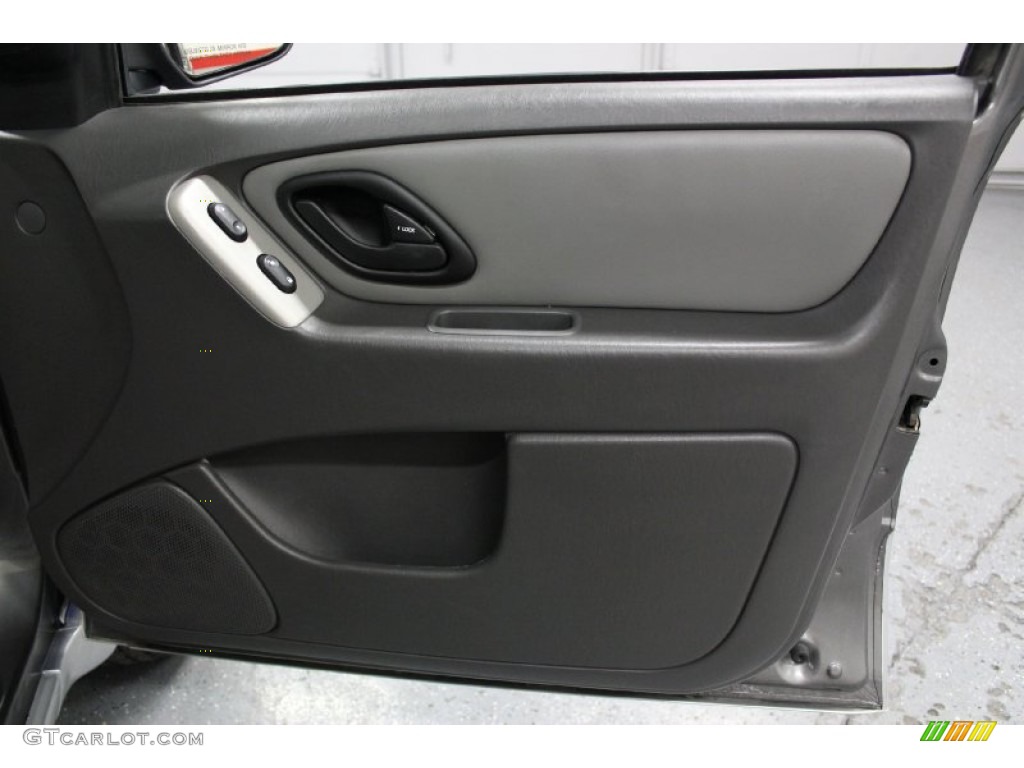 2005 Ford Escape Hybrid 4WD Medium/Dark Flint Grey Door Panel Photo #68802044