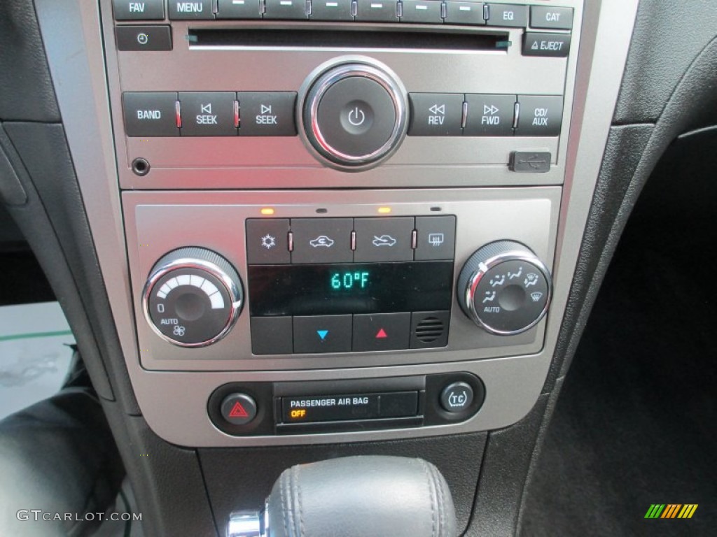 2010 Chevrolet Malibu LTZ Sedan Controls Photo #68804230
