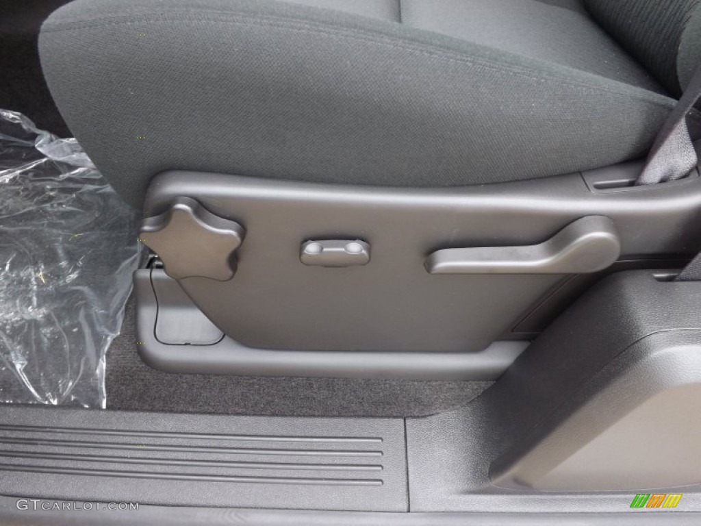 2013 GMC Sierra 1500 SLE Extended Cab Front Seat Photos
