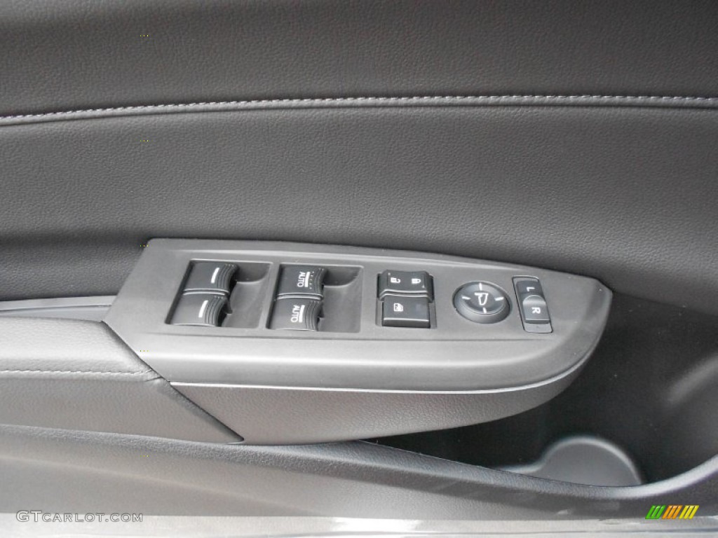 2013 Acura ILX 2.0L Premium Controls Photo #68812070