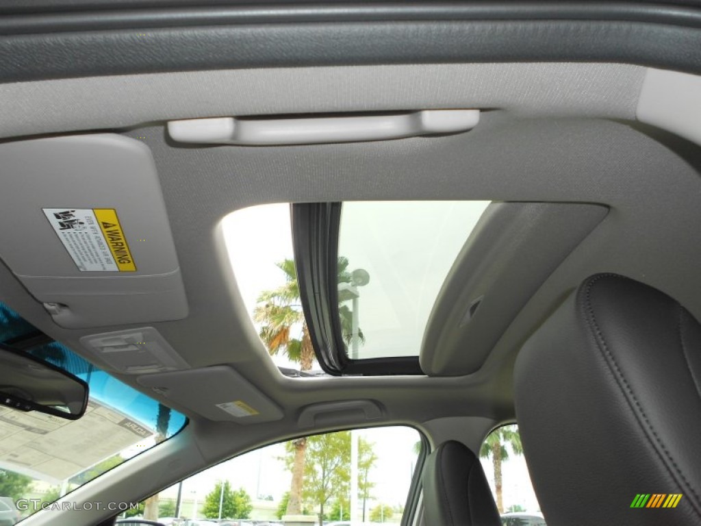 2013 Acura ILX 2.0L Premium Sunroof Photos