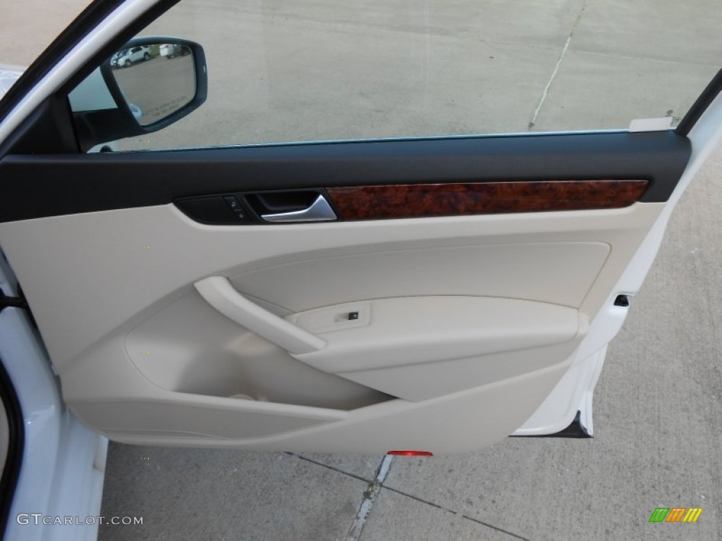 2013 Volkswagen Passat TDI SEL Cornsilk Beige Door Panel Photo #68813444