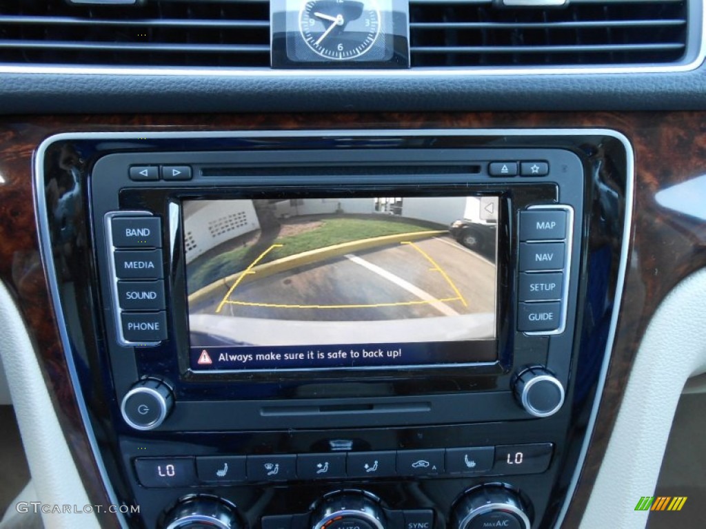 2013 Volkswagen Passat 2.5L SEL Controls Photo #68813735