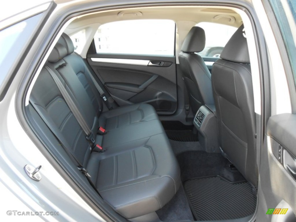 Titan Black Interior 2013 Volkswagen Passat 2.5L SE Photo #68813891