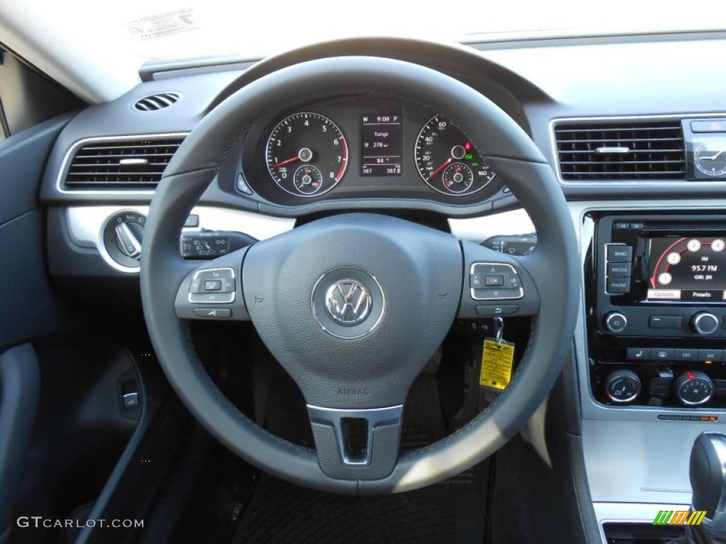 2013 Volkswagen Passat 2.5L SE Titan Black Steering Wheel Photo #68813909