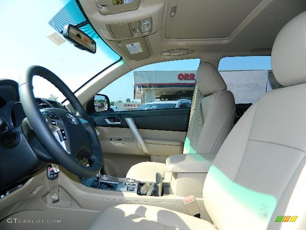 2012 Highlander SE - Black / Sand Beige photo #11