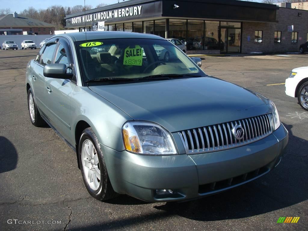 2005 Montego Luxury - Light Tundra Metallic / Pebble photo #5