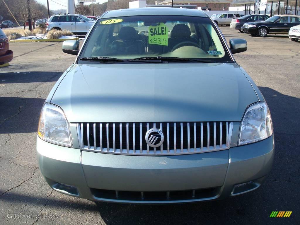 2005 Montego Luxury - Light Tundra Metallic / Pebble photo #6