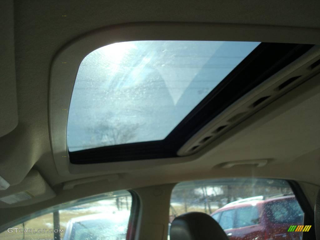 2005 Montego Luxury - Light Tundra Metallic / Pebble photo #12