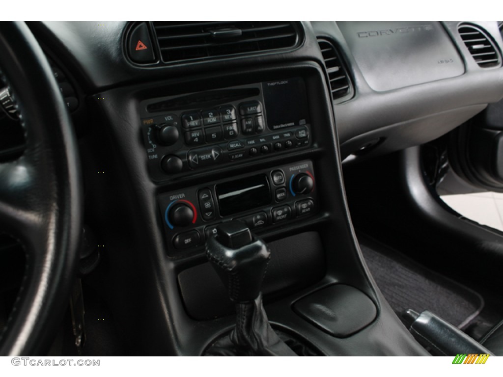 2002 Chevrolet Corvette Convertible Controls Photo #68820086