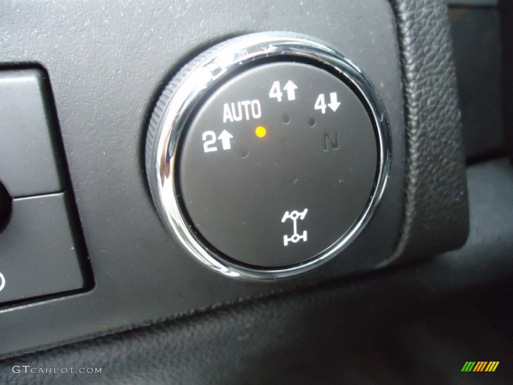2008 Chevrolet Tahoe LTZ 4x4 Controls Photo #68821691