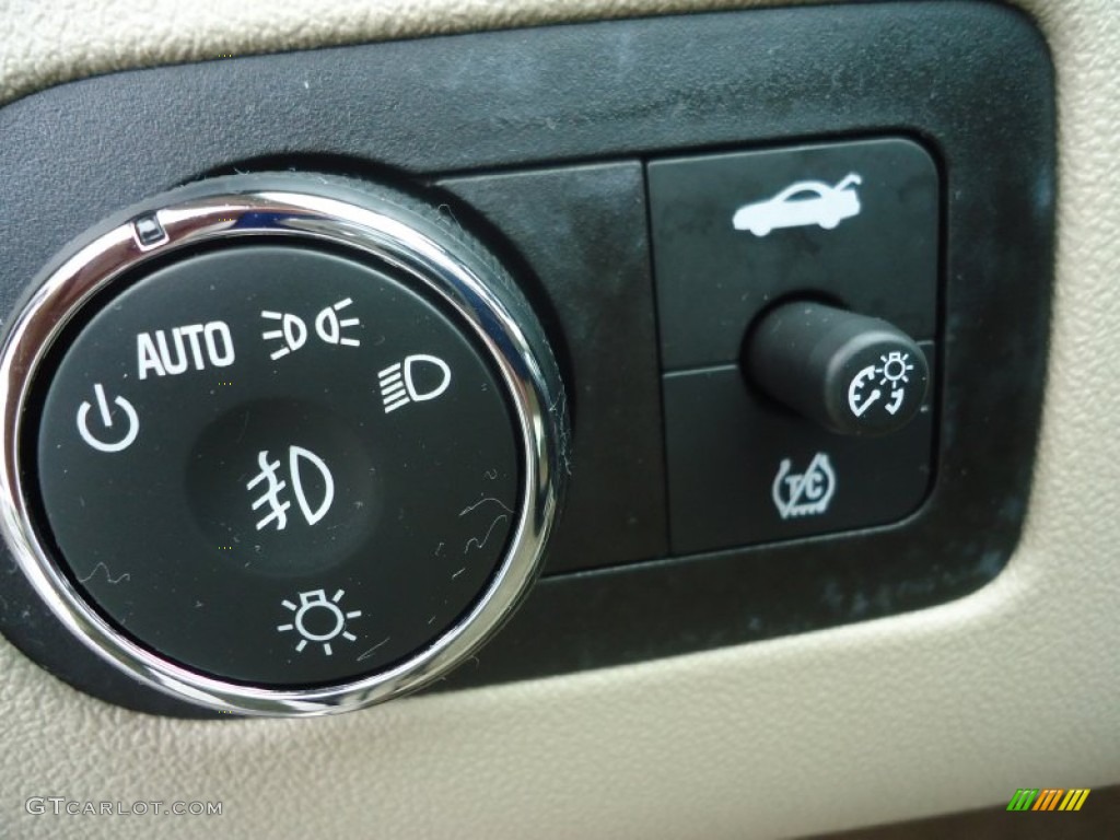 2009 Chevrolet Impala LTZ Controls Photo #68822030