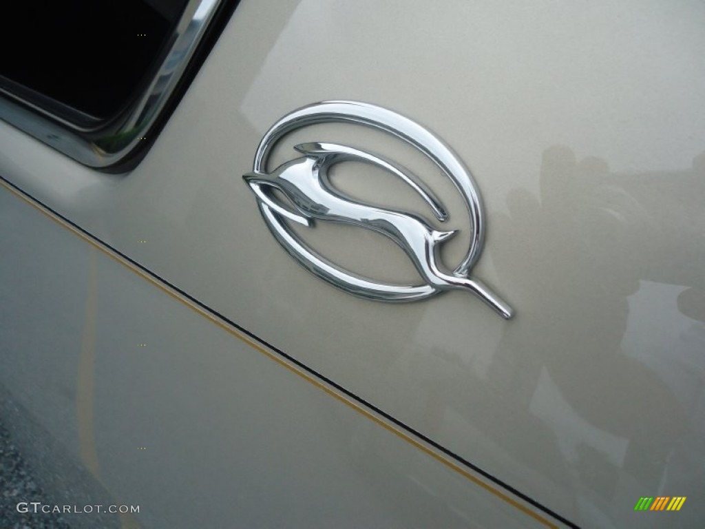 2009 Chevrolet Impala LTZ Marks and Logos Photos