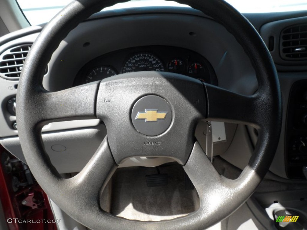 2006 Chevrolet TrailBlazer LS Light Gray Steering Wheel Photo #68823281