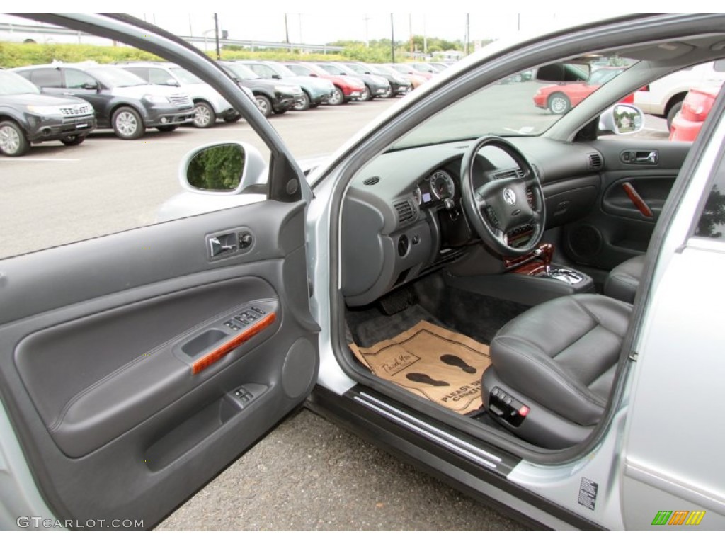 Anthracite Interior 2004 Volkswagen Passat GLX 4Motion Wagon Photo #68823548