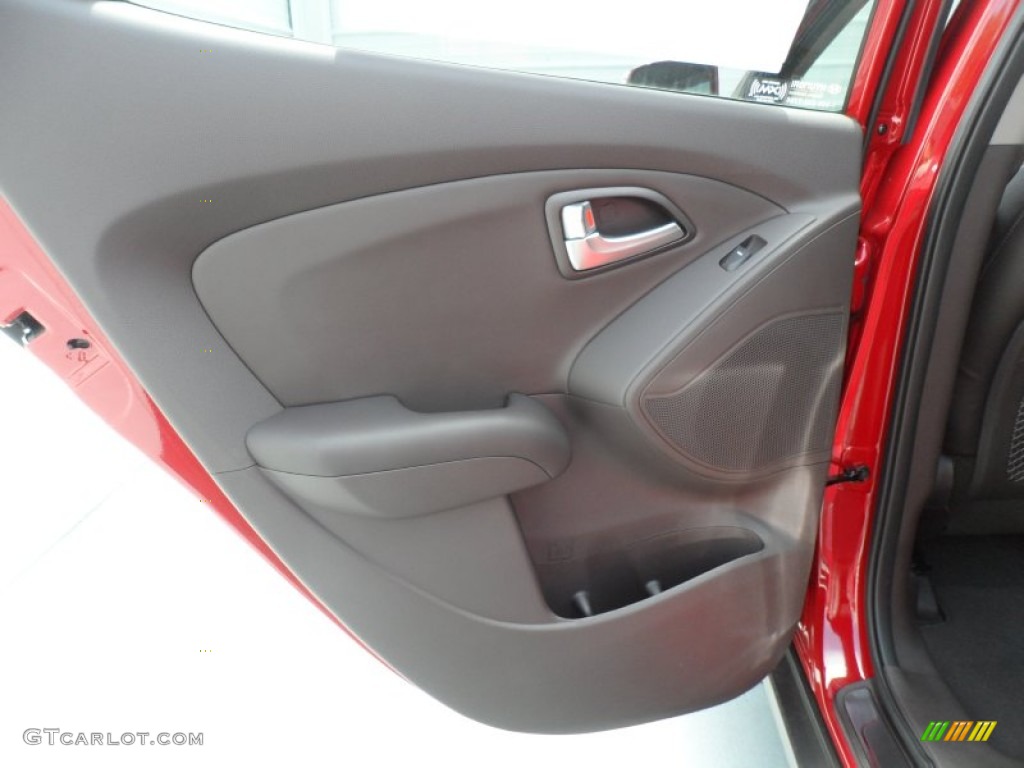 2013 Tucson Limited - Garnet Red / Taupe photo #19