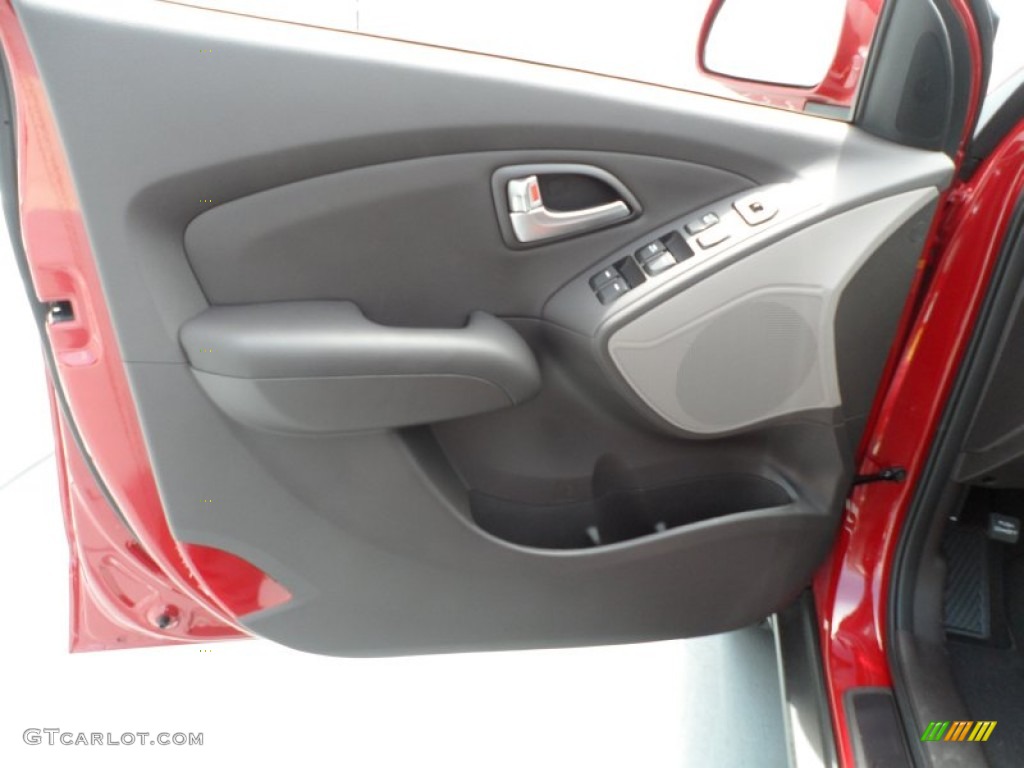 2013 Tucson Limited - Garnet Red / Taupe photo #21