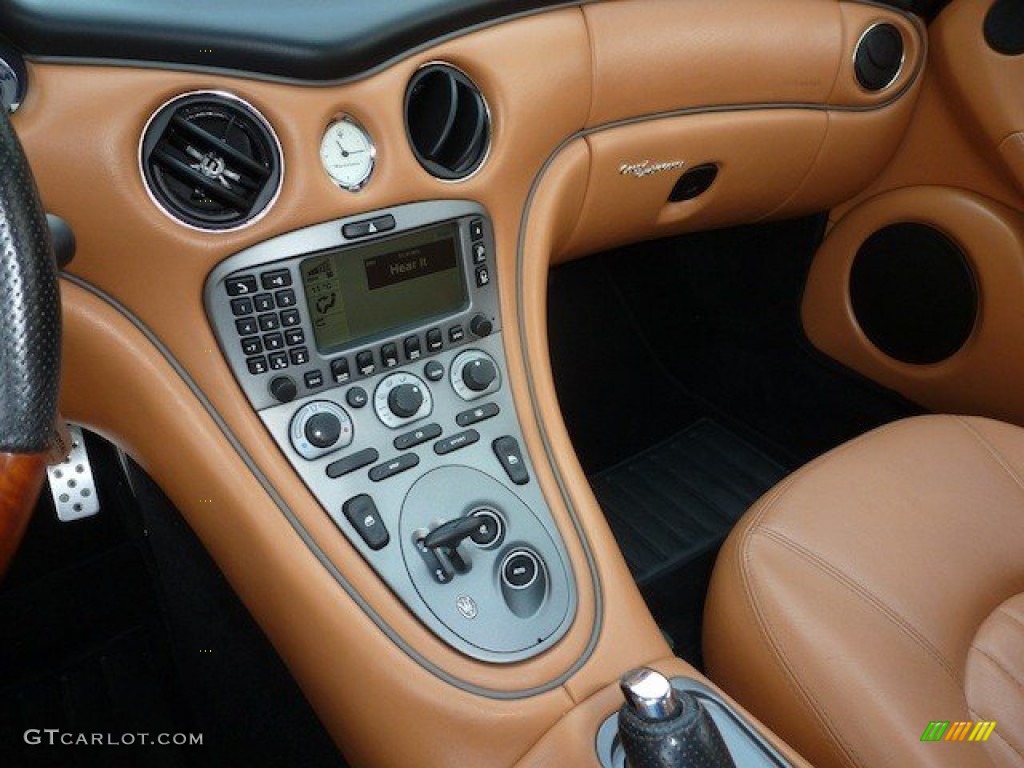 2004 Maserati Coupe Cambiocorsa Controls Photo #68825480