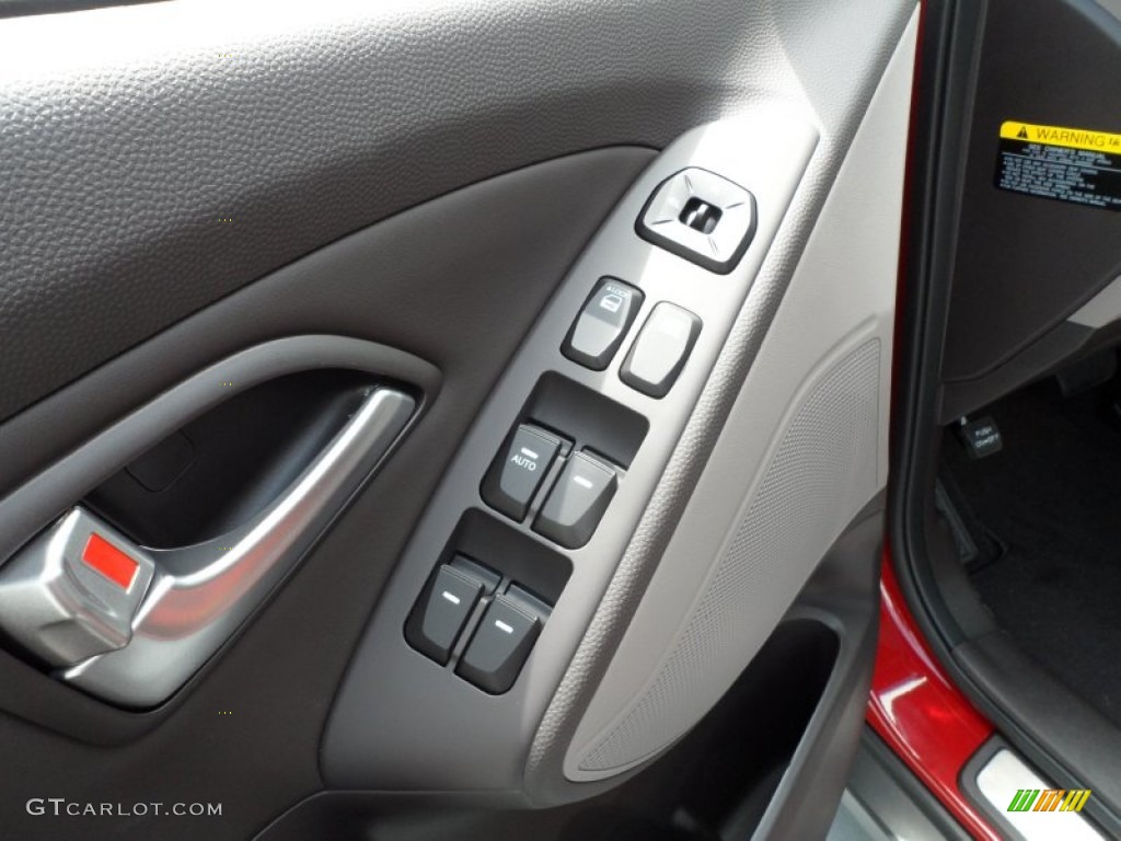 2013 Tucson Limited - Garnet Red / Taupe photo #22