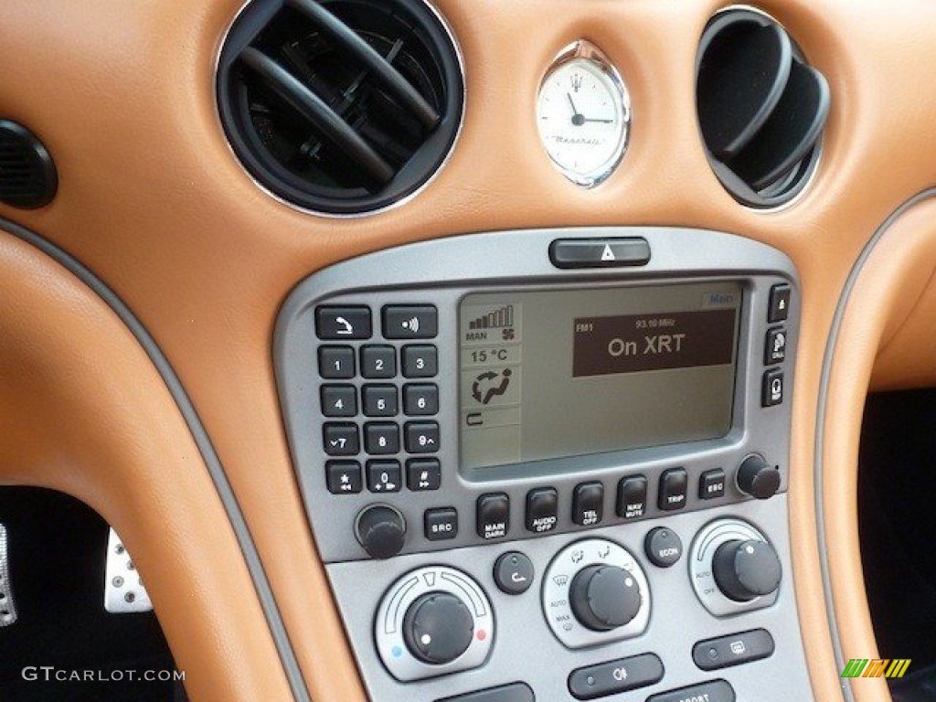2004 Maserati Coupe Cambiocorsa Controls Photo #68825489