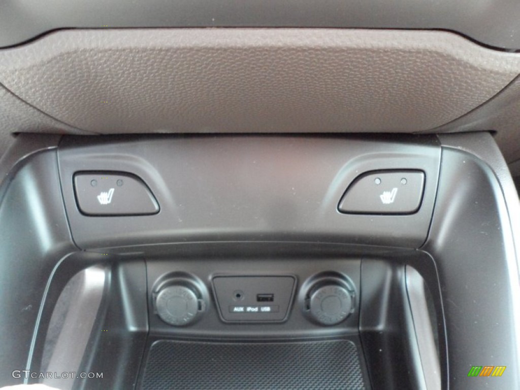 2013 Tucson Limited - Garnet Red / Taupe photo #29