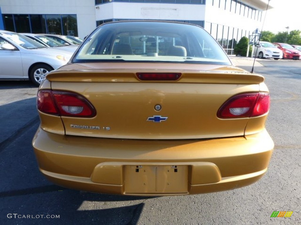 2002 Cavalier LS Sedan - Mayan Gold Metallic / Neutral photo #3