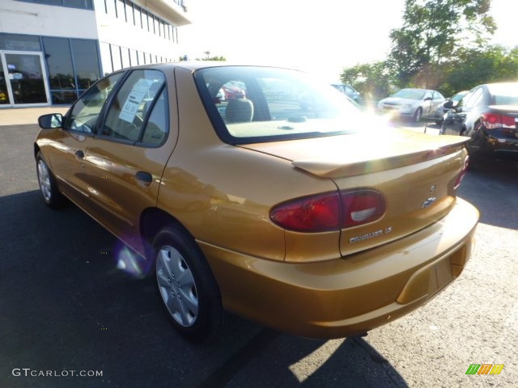 2002 Cavalier LS Sedan - Mayan Gold Metallic / Neutral photo #4