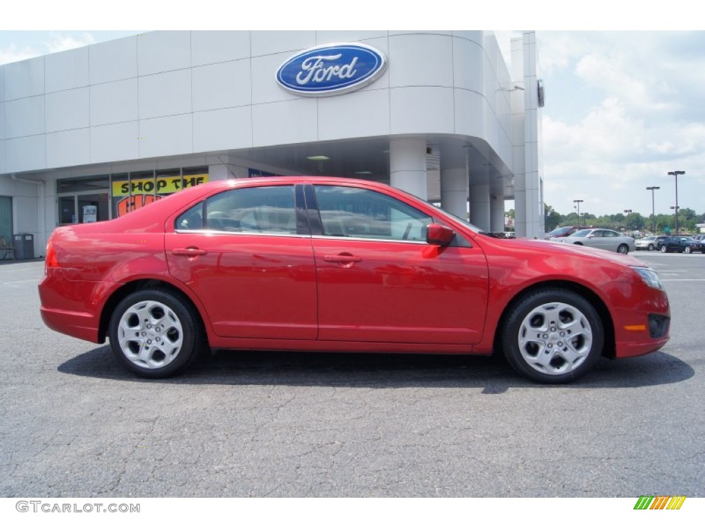 2010 Fusion SE - Sangria Red Metallic / Medium Light Stone photo #2