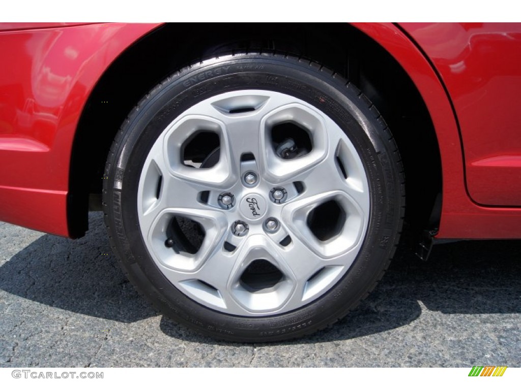 2010 Fusion SE - Sangria Red Metallic / Medium Light Stone photo #16