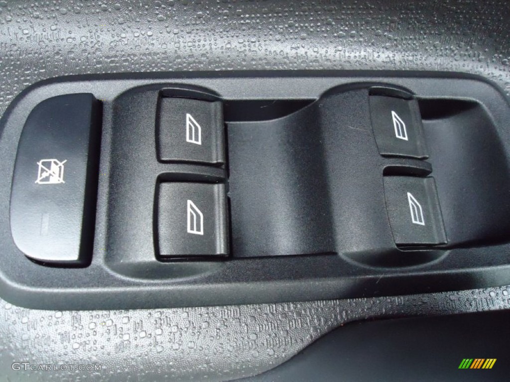 2011 Ford Fiesta SES Hatchback Controls Photo #68830392