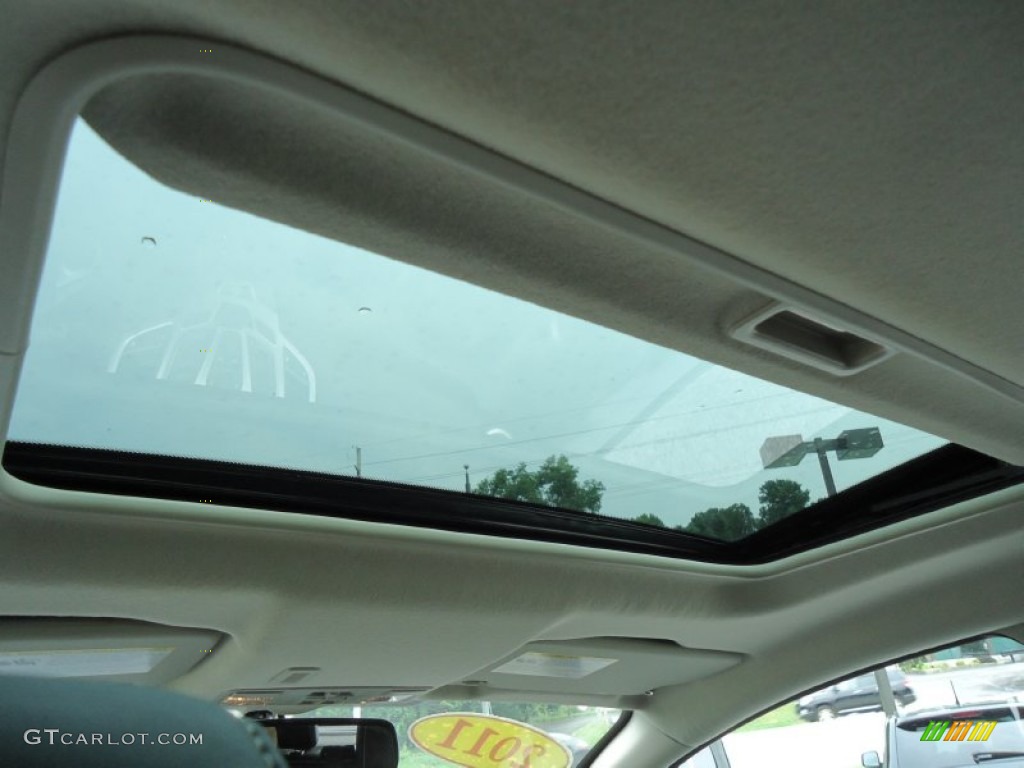 2011 Ford Fiesta SES Hatchback Sunroof Photos