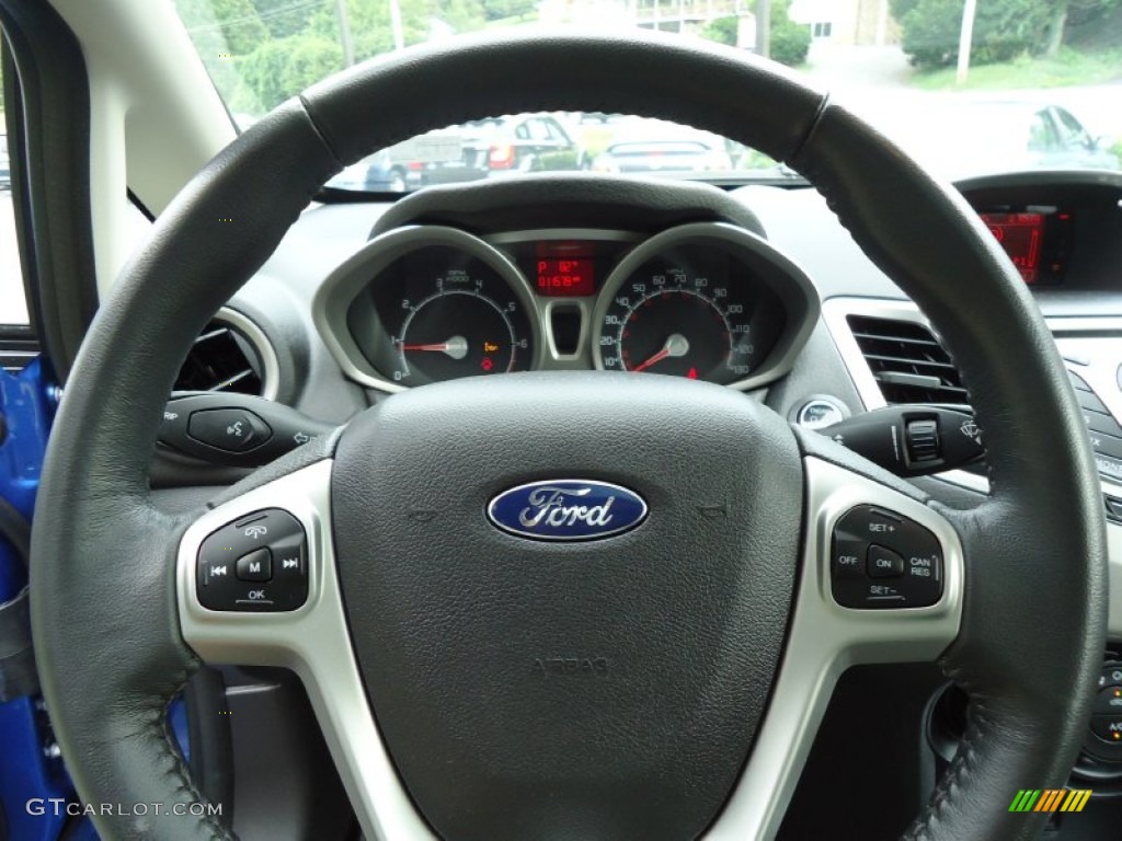 2011 Ford Fiesta SES Hatchback Charcoal Black Leather Steering Wheel Photo #68830511