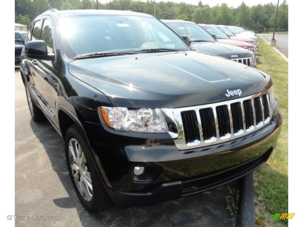 2013 Grand Cherokee Laredo 4x4 - Brilliant Black Crystal Pearl / Black photo #1
