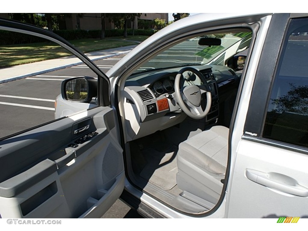 2009 Town & Country LX - Bright Silver Metallic / Medium Slate Gray/Light Shale photo #39