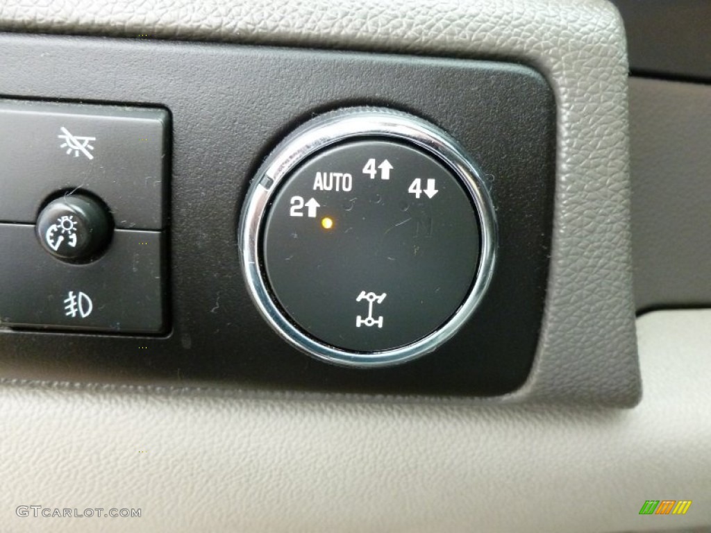 2007 Chevrolet Avalanche LT 4WD Controls Photo #68834682