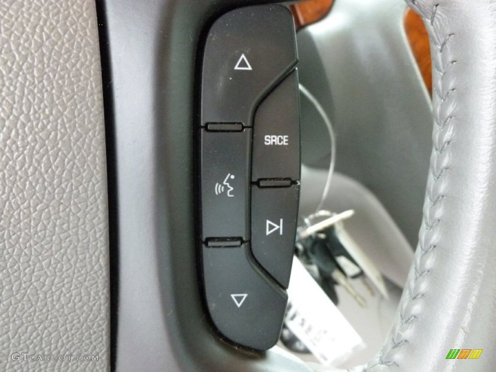 2007 Chevrolet Avalanche LT 4WD Controls Photo #68834697