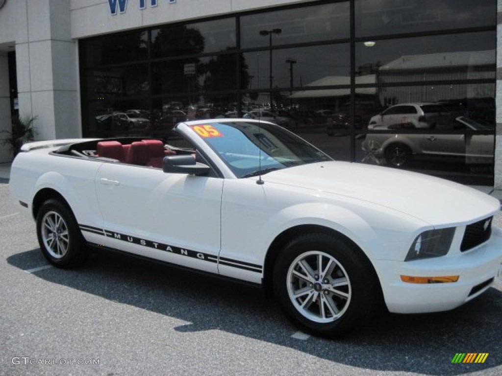 2005 Mustang V6 Premium Convertible - Performance White / Red Leather photo #11