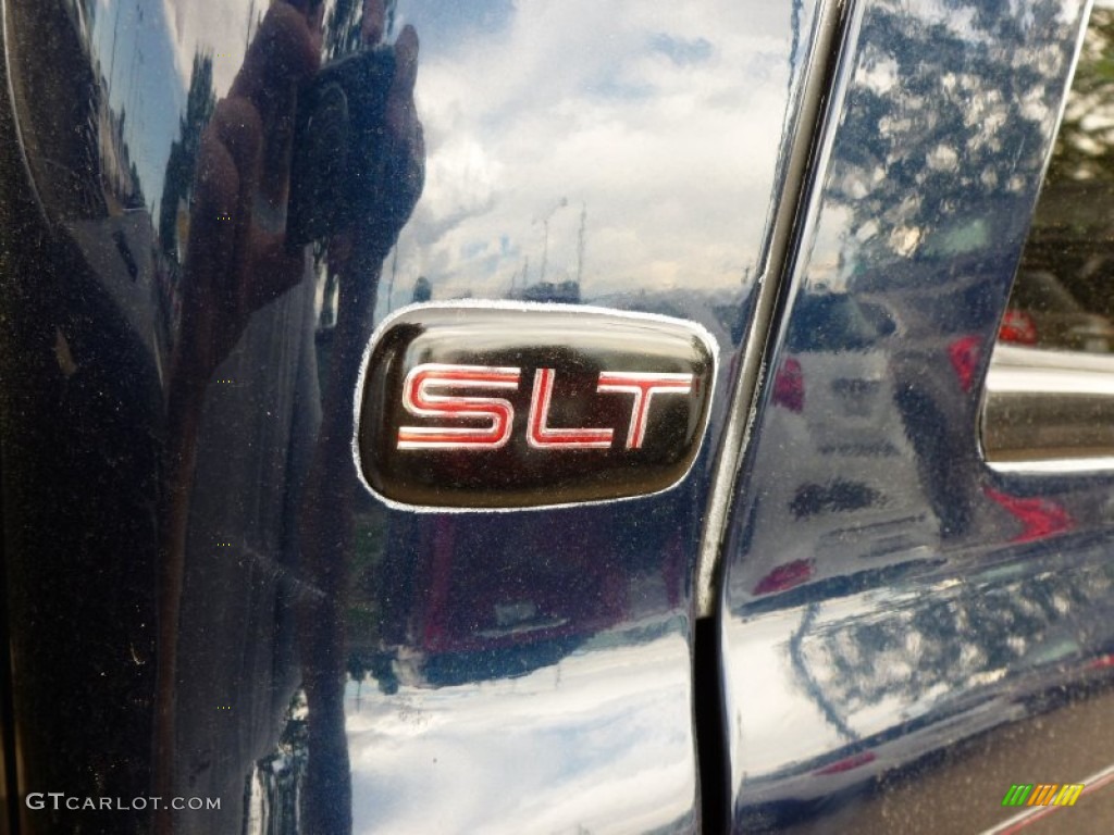 2005 GMC Sierra 3500 SLT Crew Cab 4x4 Dually Marks and Logos Photos