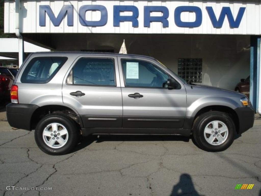 2007 Escape XLS 4WD - Tungsten Grey Metallic / Medium/Dark Pebble photo #1