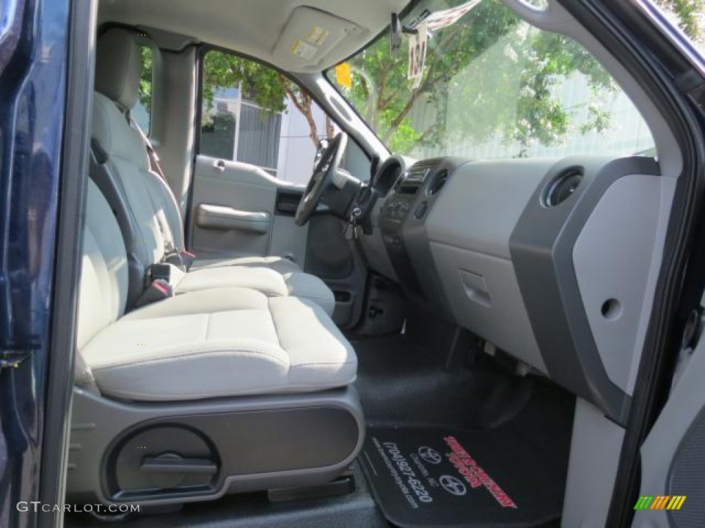 2005 F150 XLT Regular Cab - True Blue Metallic / Medium Flint Grey photo #17