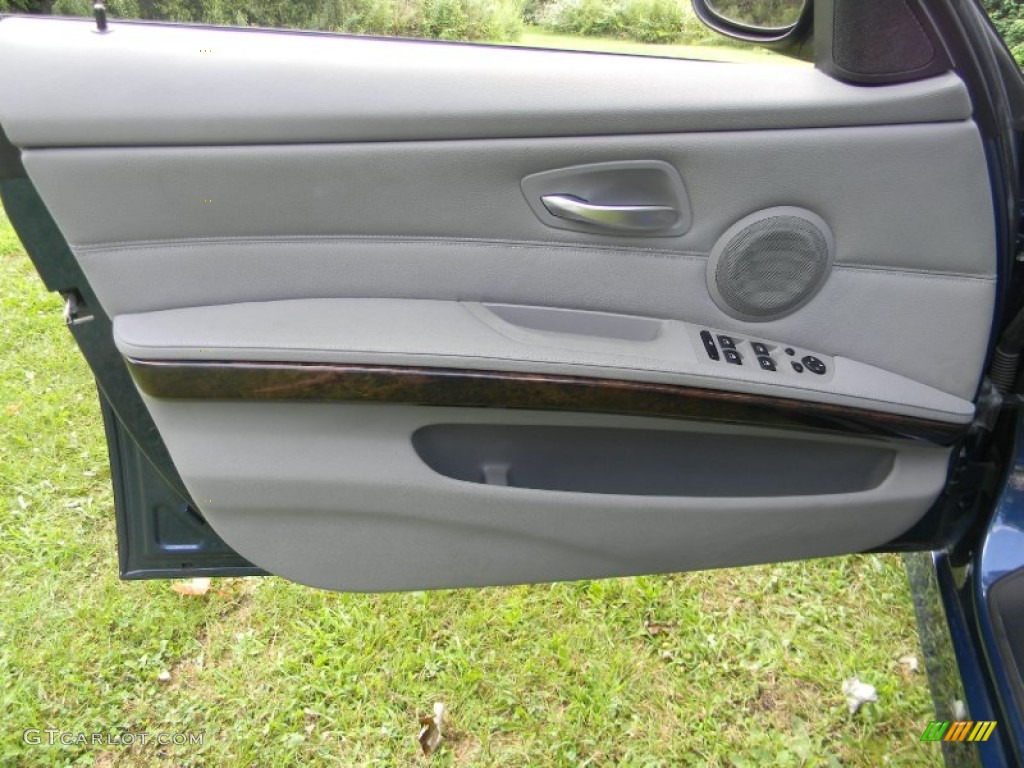 2006 BMW 3 Series 325xi Sedan Grey Door Panel Photo #68838033
