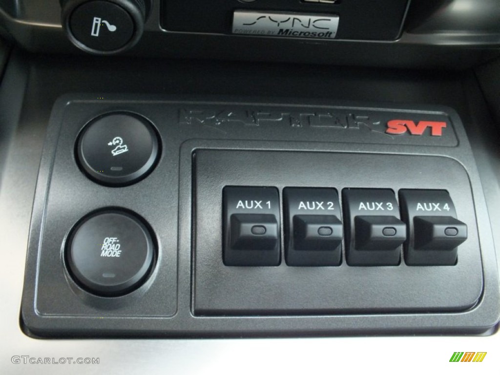 2012 Ford F150 SVT Raptor SuperCrew 4x4 Controls Photo #68838315
