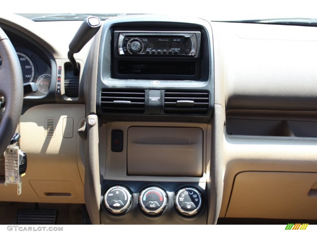 2006 CR-V LX 4WD - Sahara Sand Metallic / Ivory photo #13