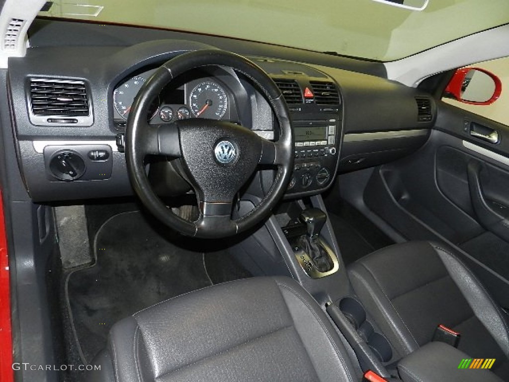 2009 Jetta SE Sedan - Salsa Red / Anthracite photo #16