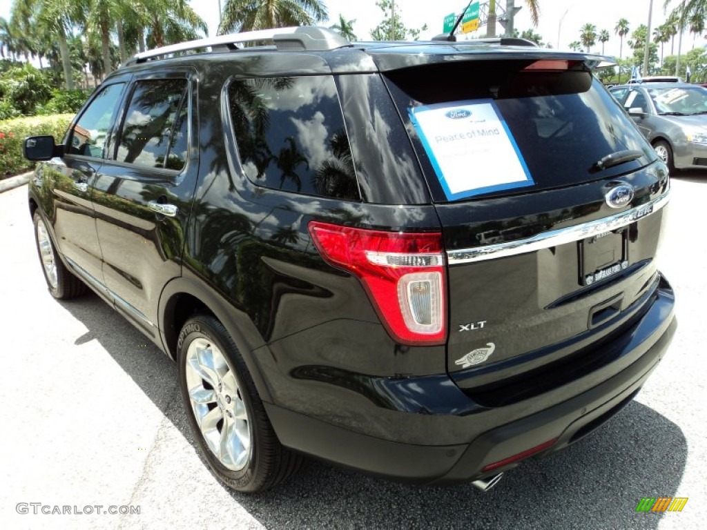 2011 Explorer XLT - Tuxedo Black Metallic / Charcoal Black photo #9