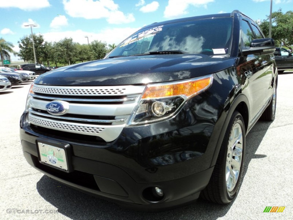 2011 Explorer XLT - Tuxedo Black Metallic / Charcoal Black photo #14