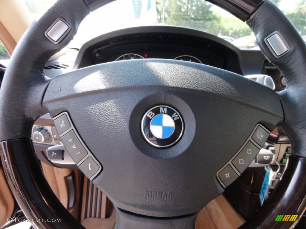 2006 BMW 7 Series 750i Sedan Dark Beige/Beige III Steering Wheel Photo #68840988